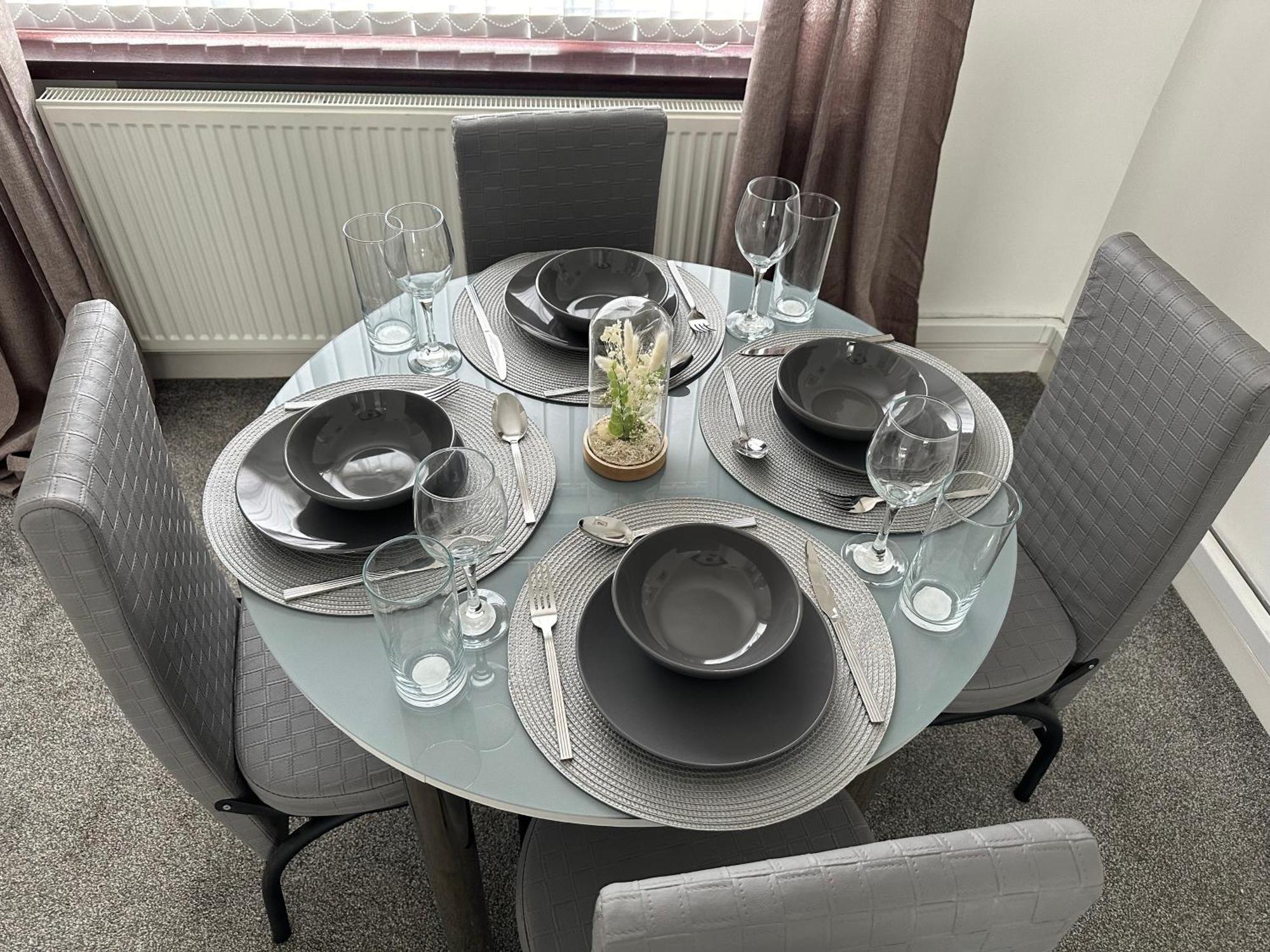 Lovely 3 Bedroom House Close To City Centre ピーターリー エクステリア 写真